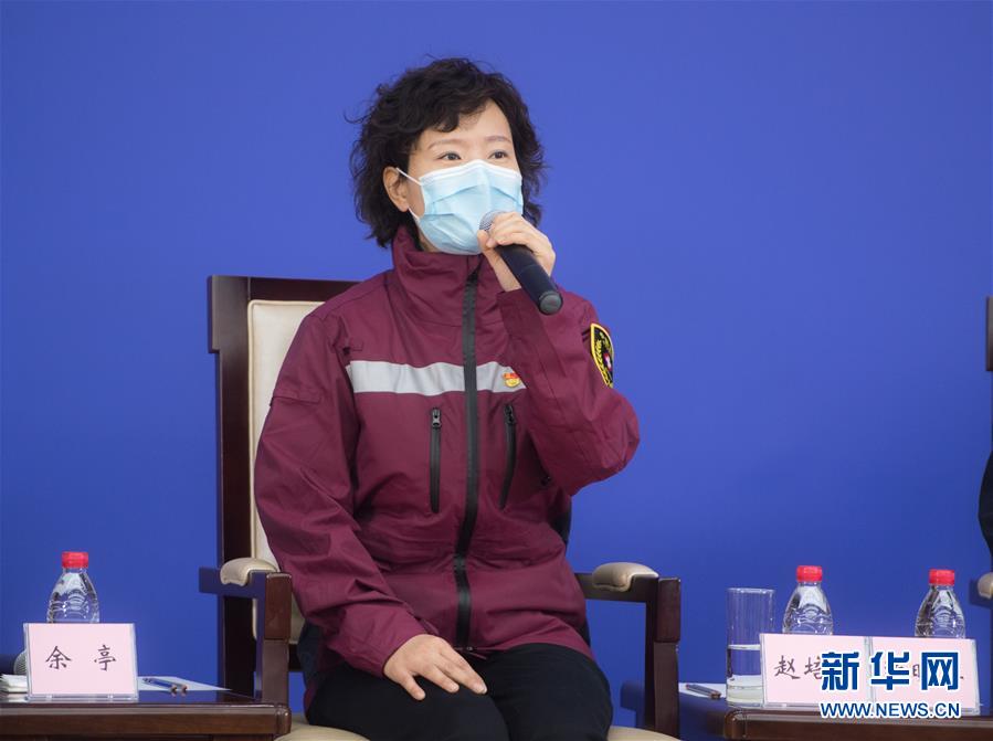 （聚焦疫情防控·圖文互動(dòng)）（5）分秒必爭(zhēng)！一切為了治病救人——中國(guó)抗疫生命至上的生動(dòng)實(shí)踐