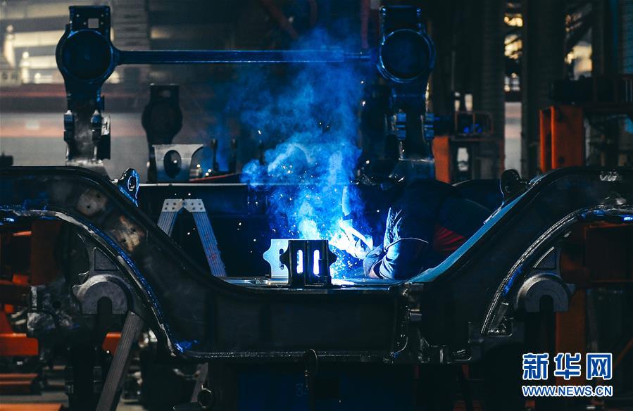 （在習(xí)近平新時(shí)代中國特色社會(huì)主義思想指引下——新時(shí)代新作為新篇章·習(xí)近平總書記關(guān)切事·圖文互動(dòng)）（3）汗水的味道——記錄奮戰(zhàn)在復(fù)工復(fù)產(chǎn)一線的勞動(dòng)者