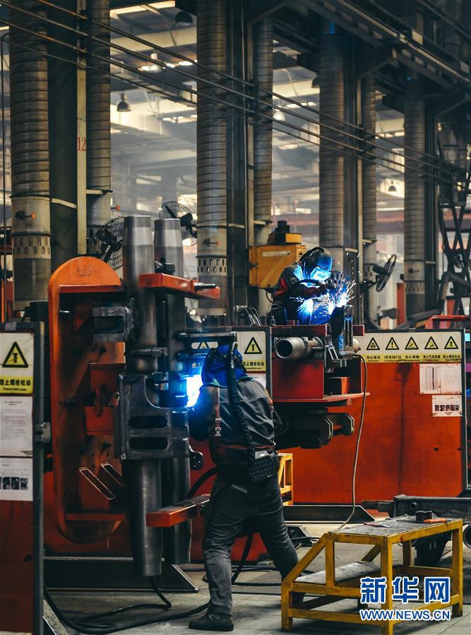 （在習(xí)近平新時(shí)代中國特色社會(huì)主義思想指引下——新時(shí)代新作為新篇章·習(xí)近平總書記關(guān)切事·圖文互動(dòng)）（4）汗水的味道——記錄奮戰(zhàn)在復(fù)工復(fù)產(chǎn)一線的勞動(dòng)者