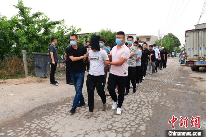 鄭州出動(dòng)1300名警力緝捕吸販毒盜銷(xiāo)電動(dòng)車(chē)等嫌犯133人落網(wǎng)