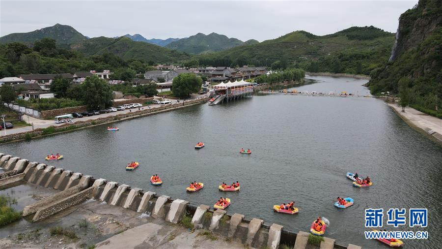 （新華全媒頭條·走向我們的小康生活·圖文互動）（3）長城腳下，小康村串成“珍珠鏈”