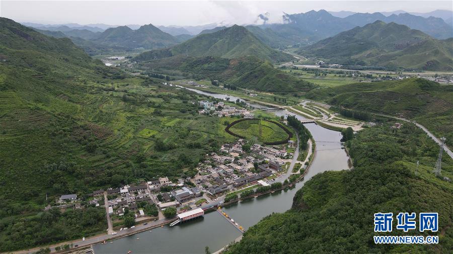 （新華全媒頭條·走向我們的小康生活·圖文互動）（5）長城腳下，小康村串成“珍珠鏈”