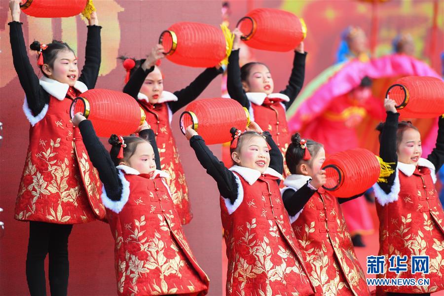 （習(xí)近平的小康故事·圖文互動(dòng)）（6）“文明其精神，野蠻其體魄”——習(xí)近平同少年兒童的故事