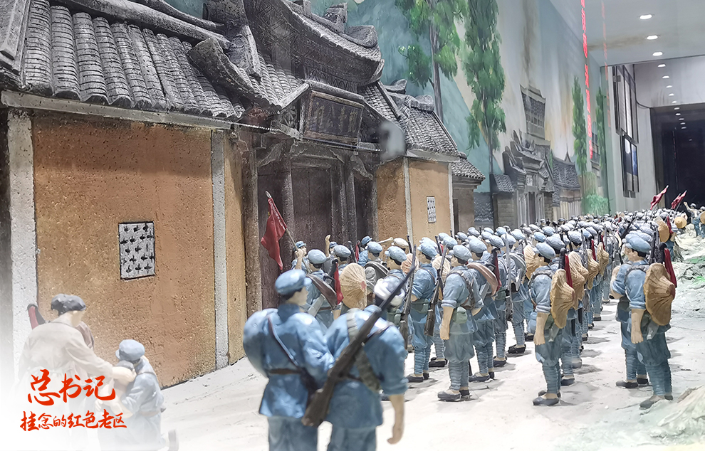 這是在福建省長汀縣中復(fù)村拍攝的紅軍長征出發(fā)動員會微型雕塑（2021年4月27日攝）。